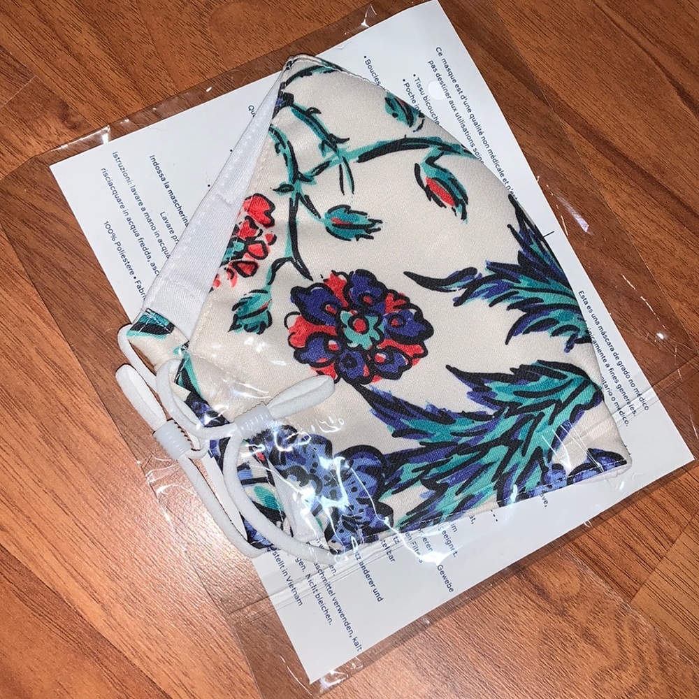Brand New in Packaging Tory Burch Face Mask
